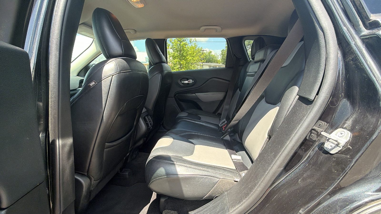 Used 2014 Jeep Cherokee Limited FWD image 15