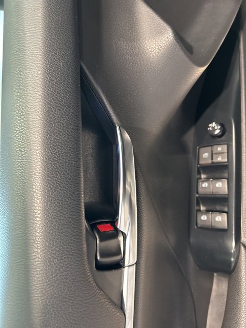 Used 2019 Toyota Camry XLE w/ Sunroof Package image 9