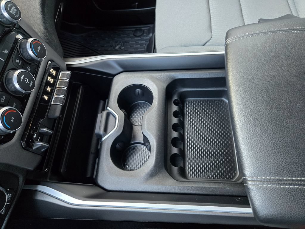 Used 2022 RAM 1500 Big Horn AWD/4WD image 33
