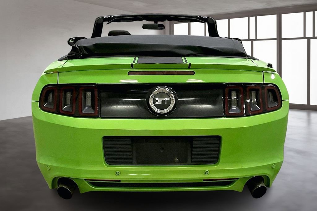 Used 2013 Ford Mustang GT RWD image 4