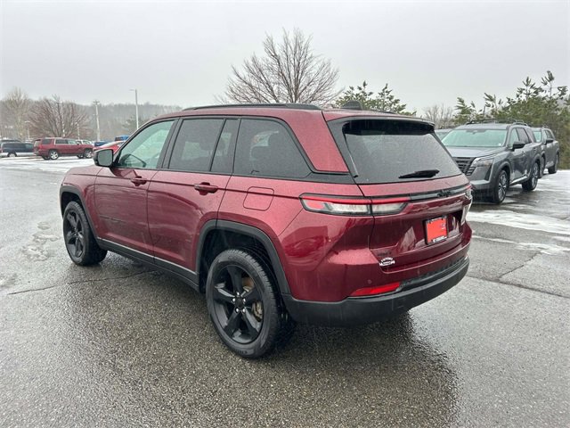 Used 2023 Jeep Grand Cherokee Altitude image 7