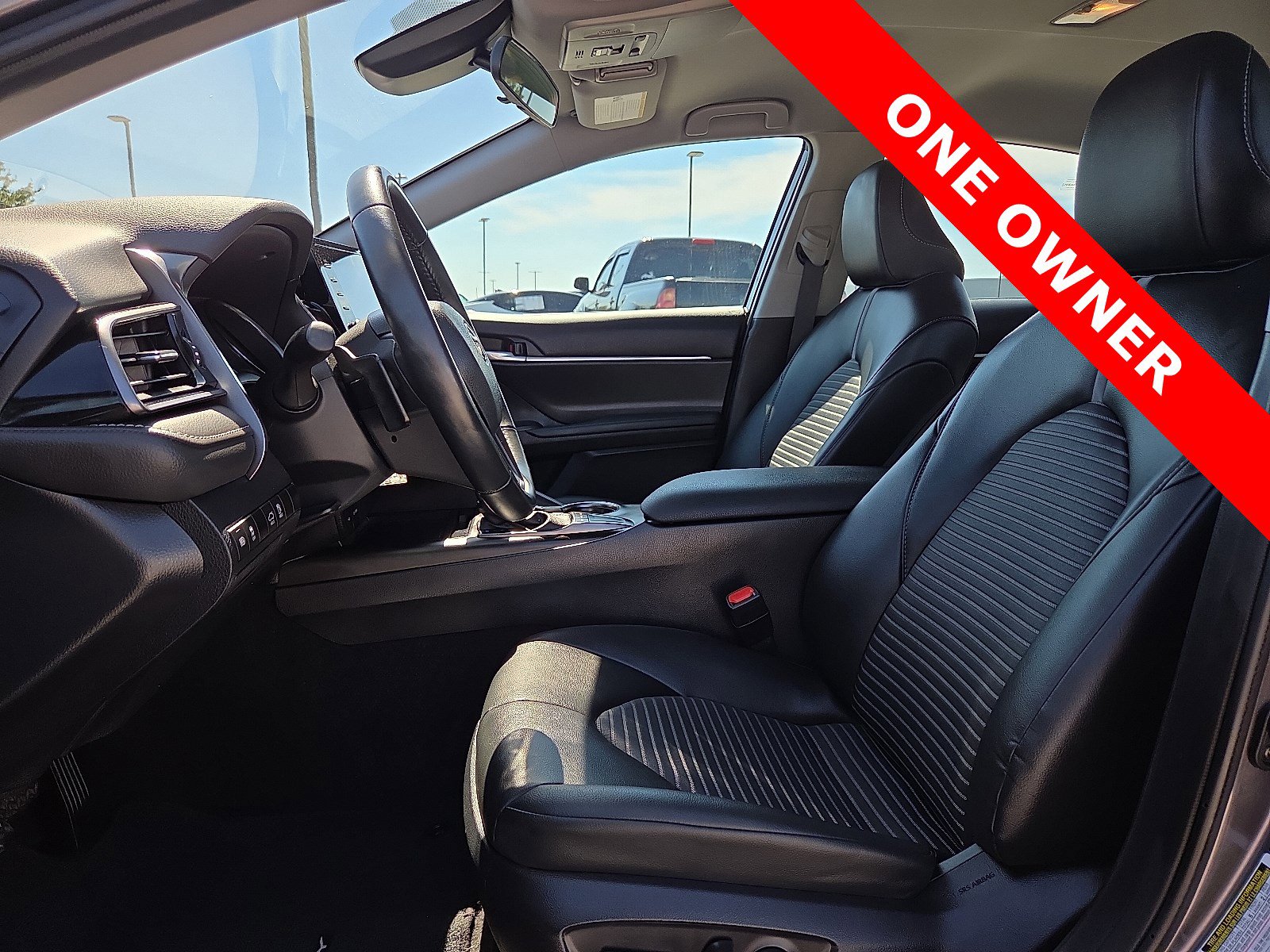 Used 2024 Toyota Camry SE image 15