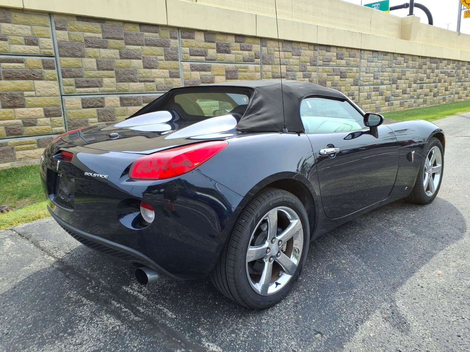 Used 2007 Pontiac Solstice Convertible w/ Premium Package RWD image 10