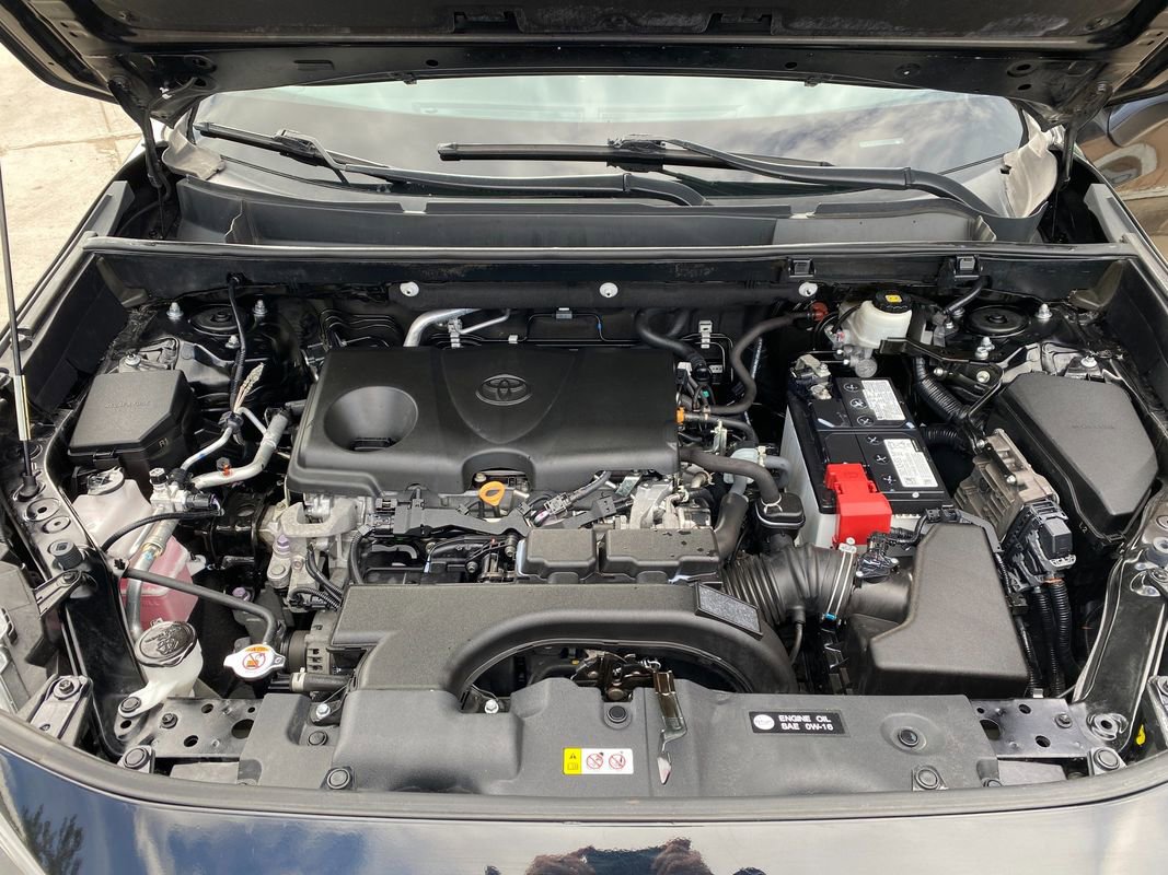 Used 2021 Toyota RAV4 XLE Premium image 21
