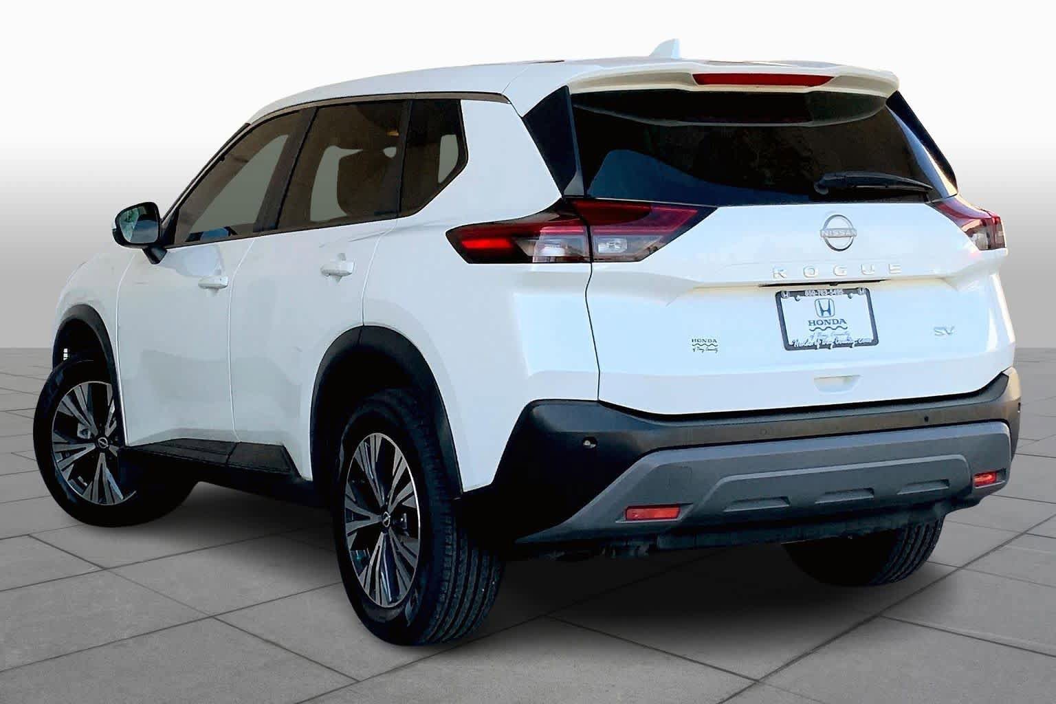 Used 2022 Nissan Rogue SV FWD image 12
