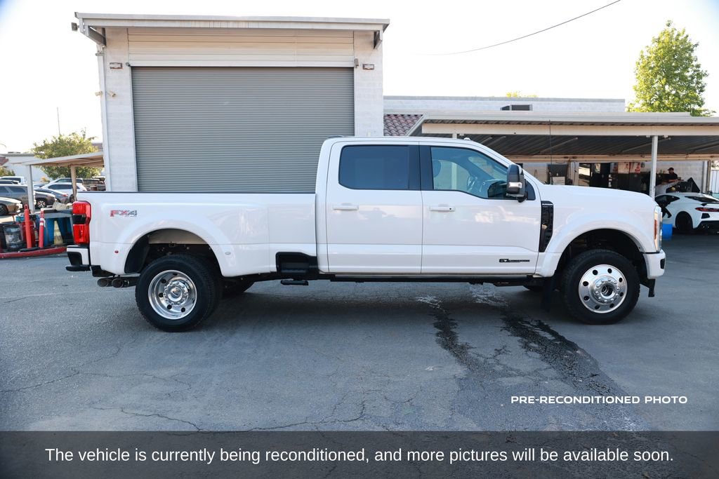 Used 2025 Ford F450 Platinum w/ FX4 Off-Road Package image 7