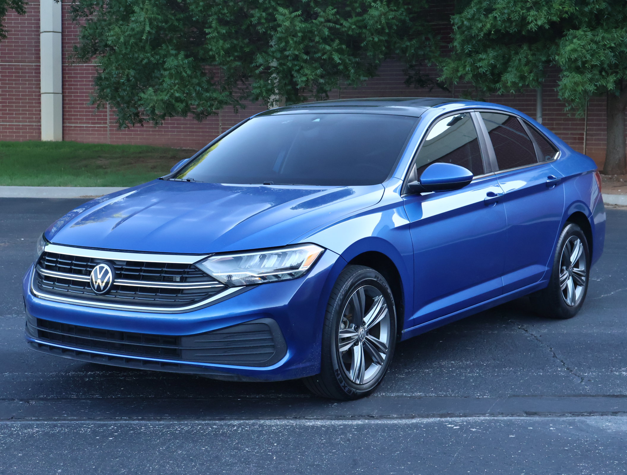 Used 2023 Volkswagen Jetta SE w/ Panoramic Sunroof Package FWD image 27
