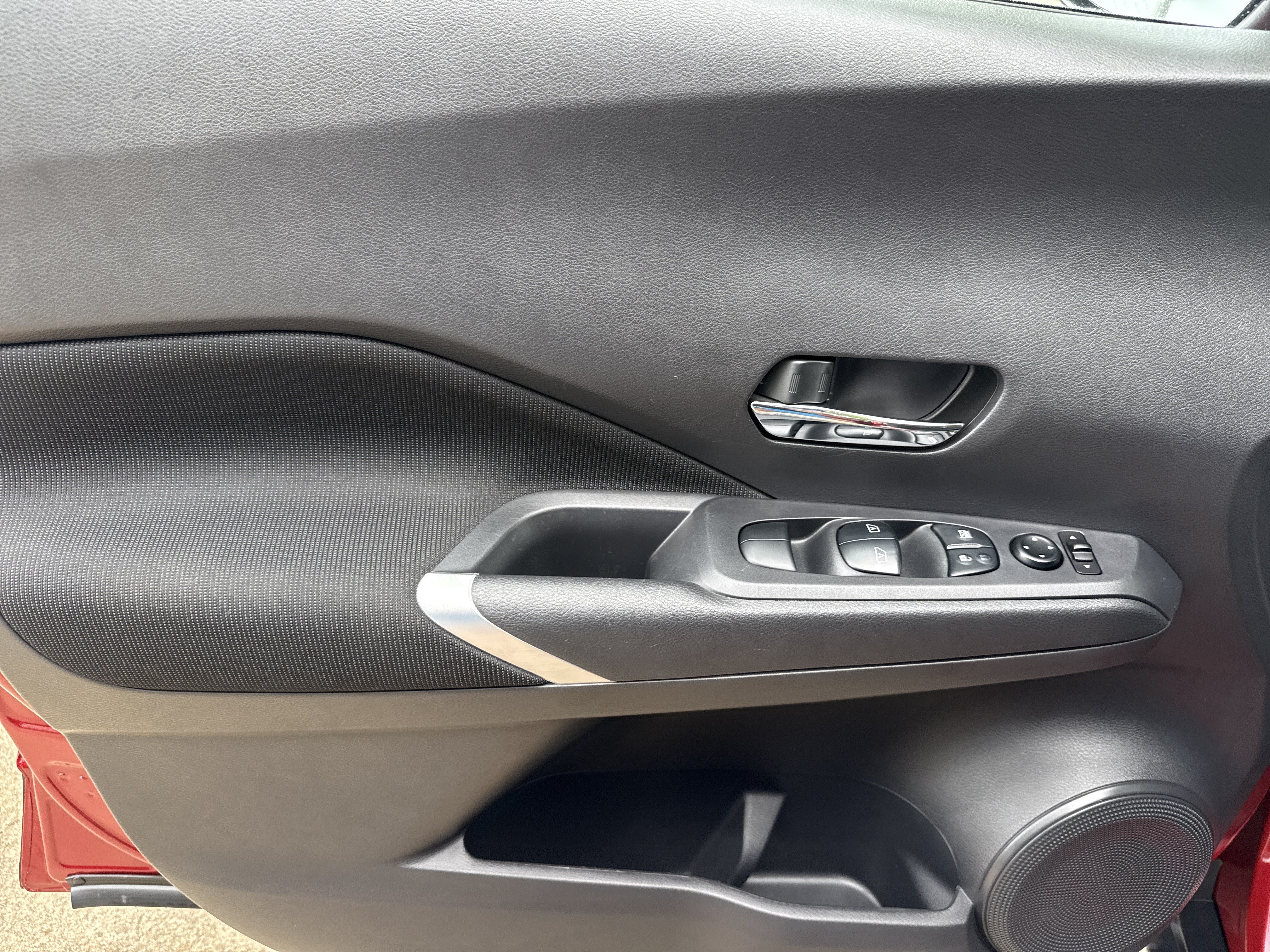 Used 2023 Nissan Kicks SV FWD image 10