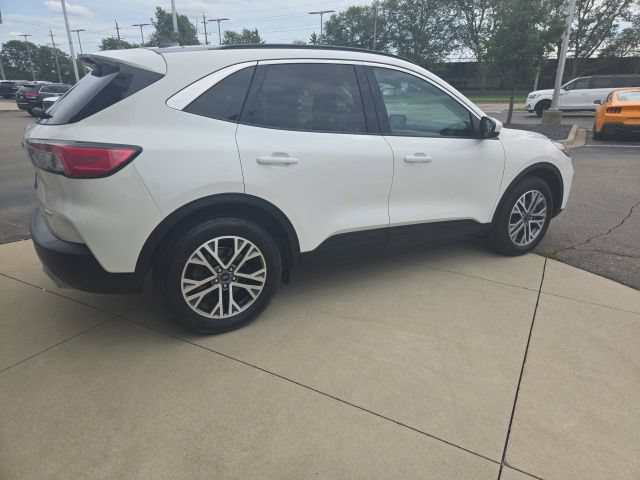 Used 2022 Ford Escape SEL w/ Technology Package AWD/4WD image 11