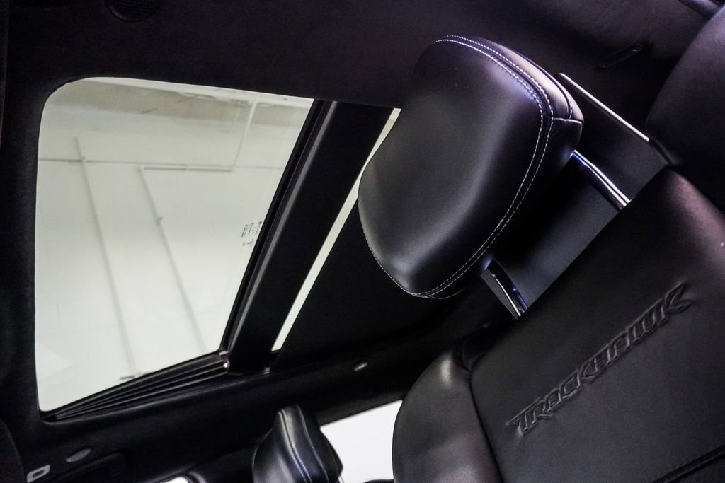 Used 2018 Jeep Grand Cherokee Trackhawk AWD/4WD image 8
