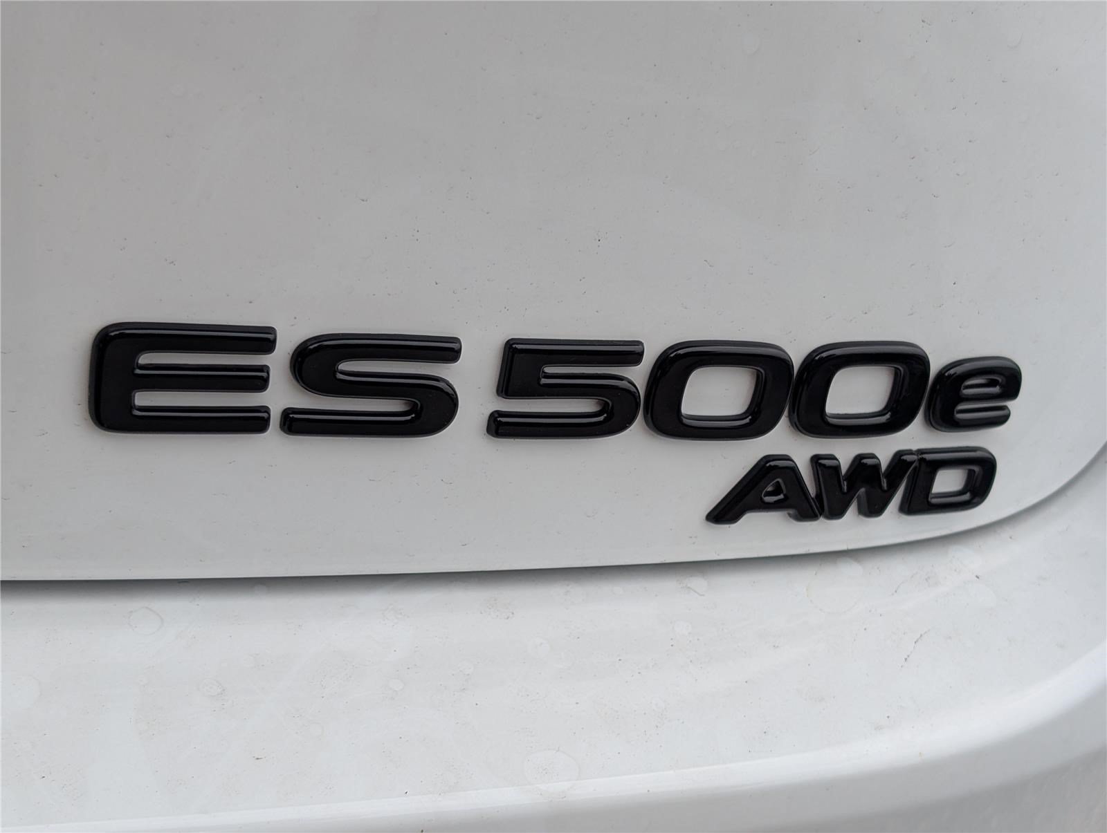 New 2026 Lexus ES 500e AWD/4WD image 5