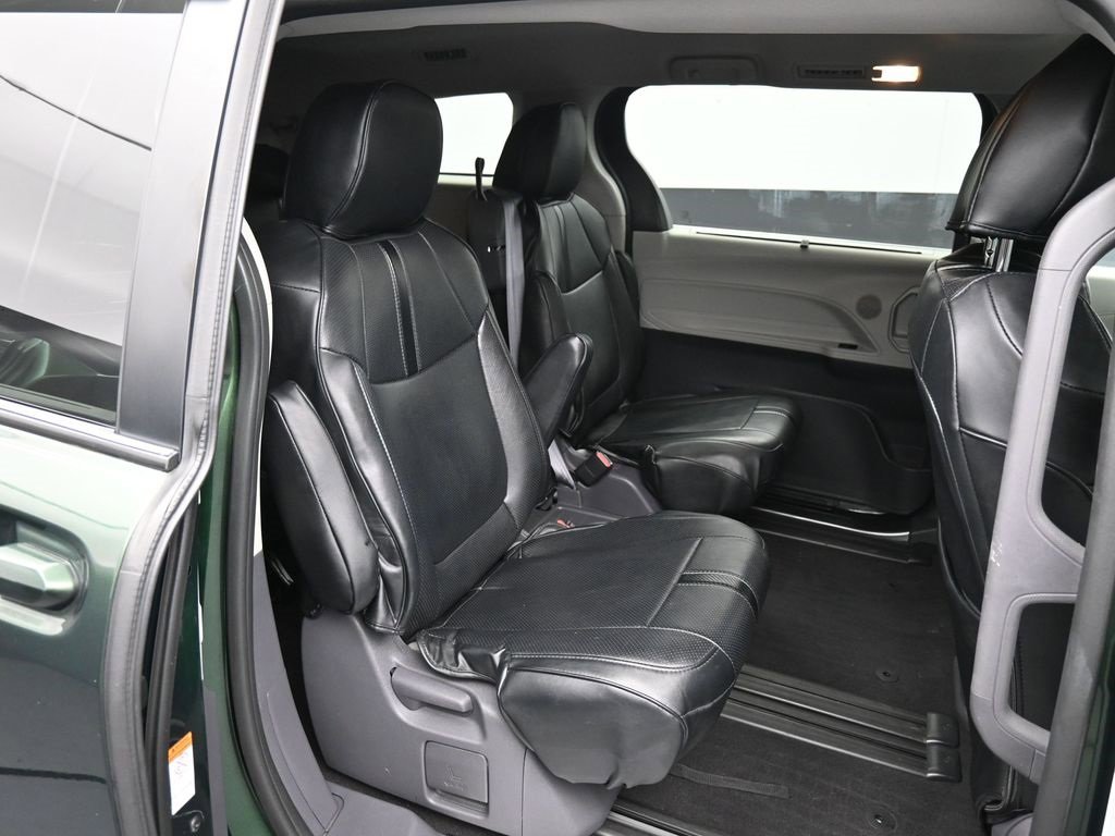 Certified 2021 Toyota Sienna LE image 24