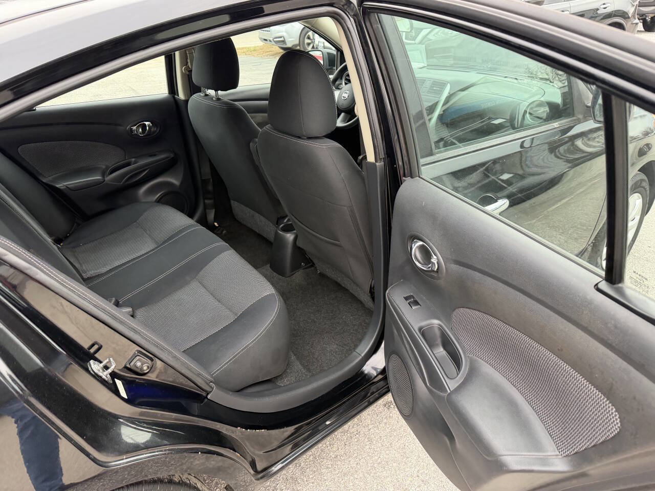 Used 2014 Nissan Versa SV image 15