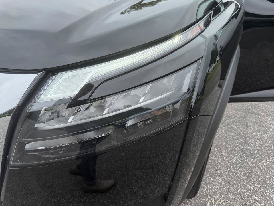 Certified 2025 Nissan Pathfinder SV FWD image 26