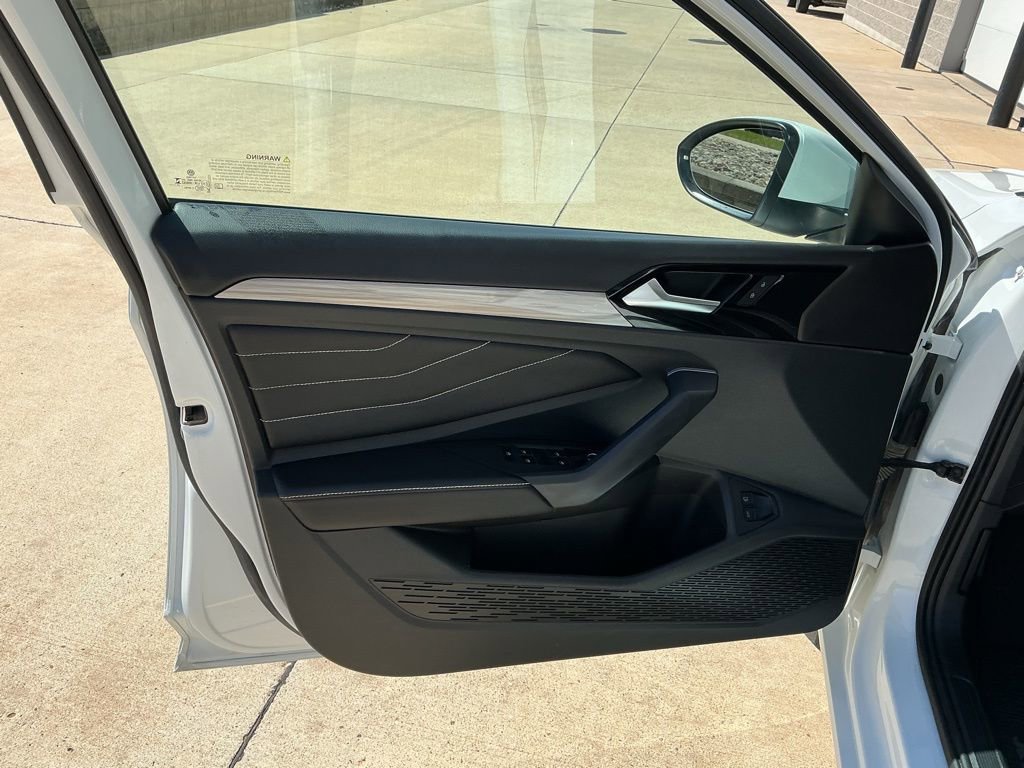 Used 2024 Volkswagen Jetta SEL image 6