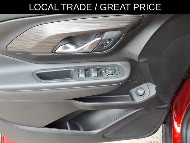 Used 2022 GMC Terrain SLE w/ Driver Convenience Package image 3