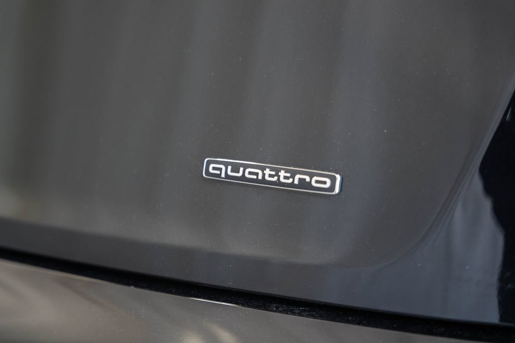 Used 2023 Audi Q5 2.0T Premium w/ Convenience Package AWD/4WD image 8
