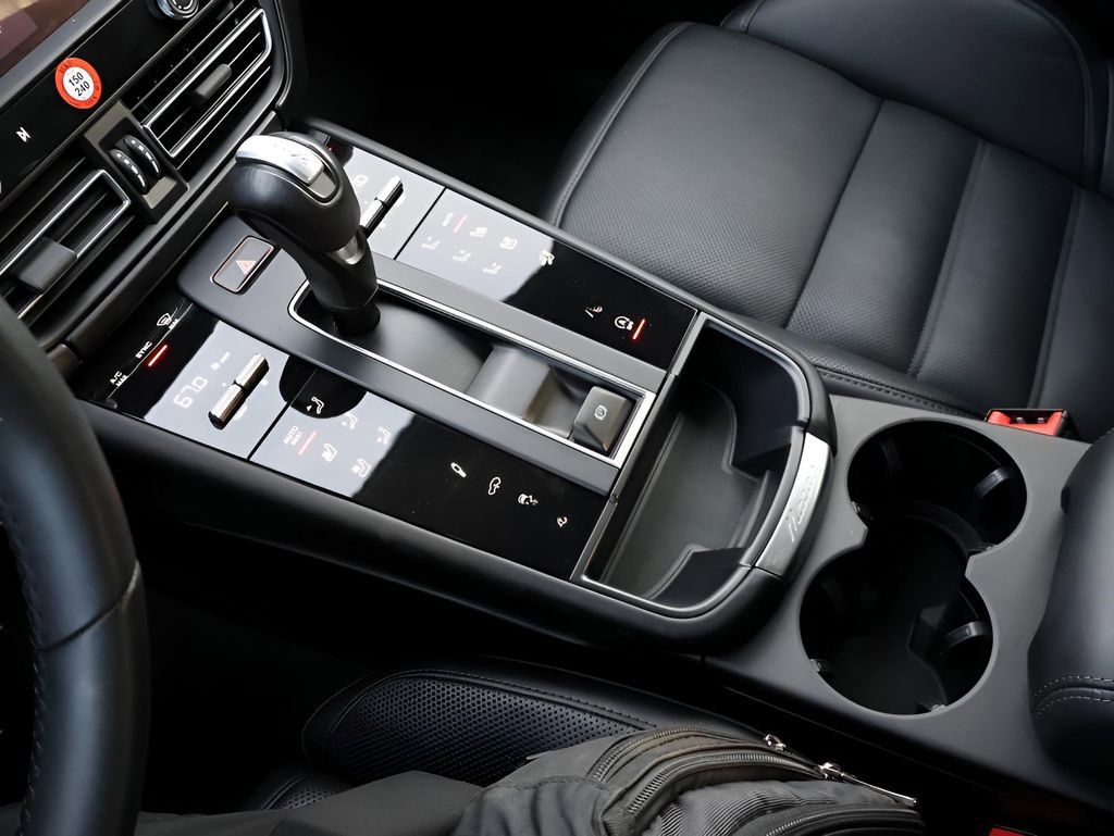 Certified 2024 Porsche Macan GTS image 25