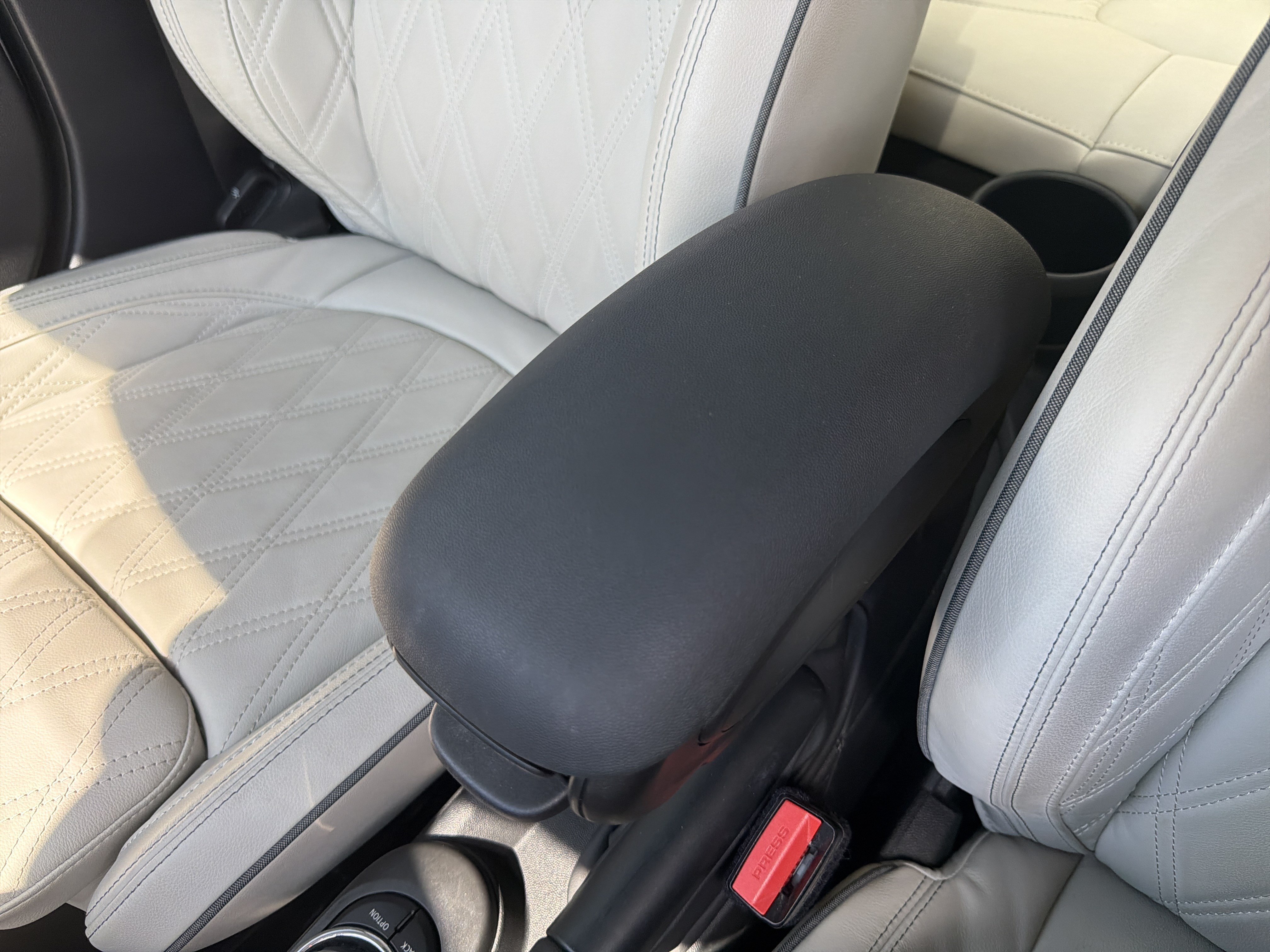 Used 2024 MINI Cooper S w/ Signature Upholstery Package FWD image 39