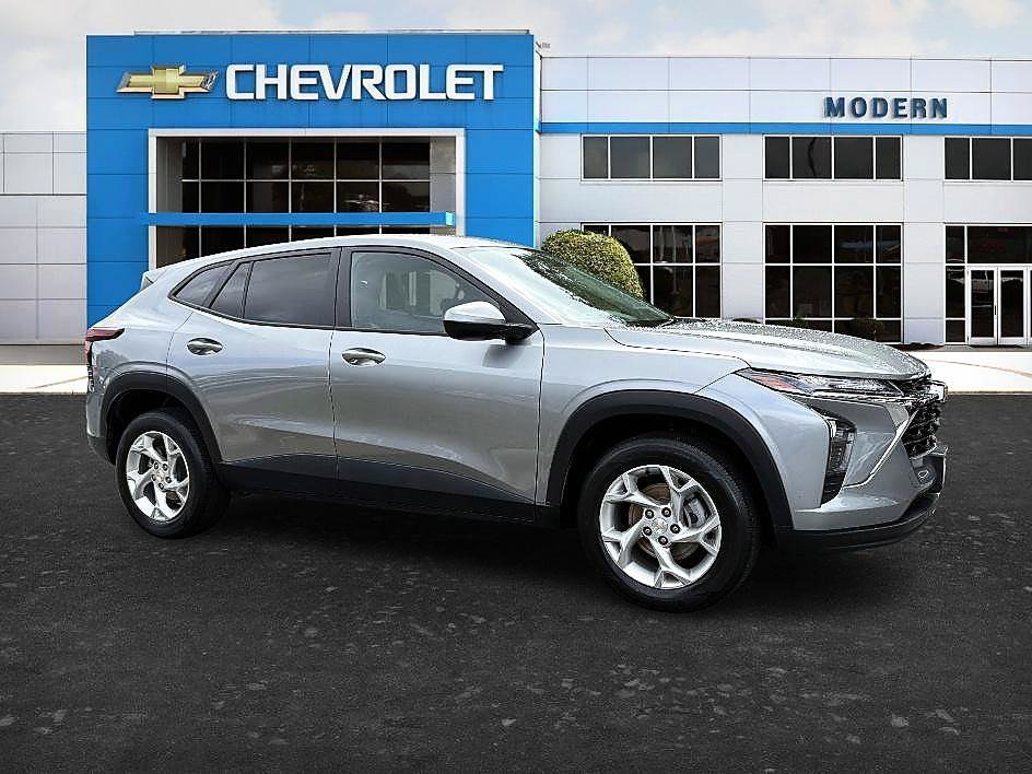Used 2024 Chevrolet Trax LS w/ LS Convenience Package FWD image 6