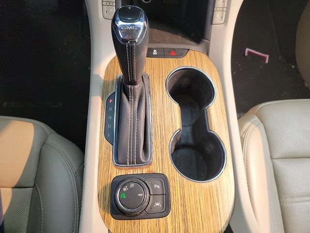 Used 2017 GMC Acadia Denali w/ Technology Package FWD image 13