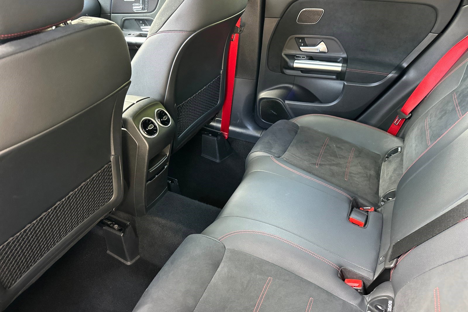 Certified 2025 Mercedes-Benz GLA 35 AMG 4MATIC image 27