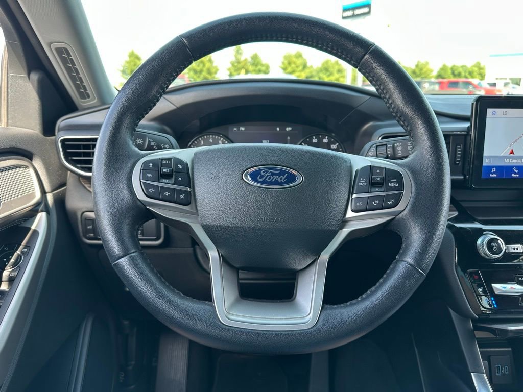 Used 2024 Ford Explorer Limited image 32