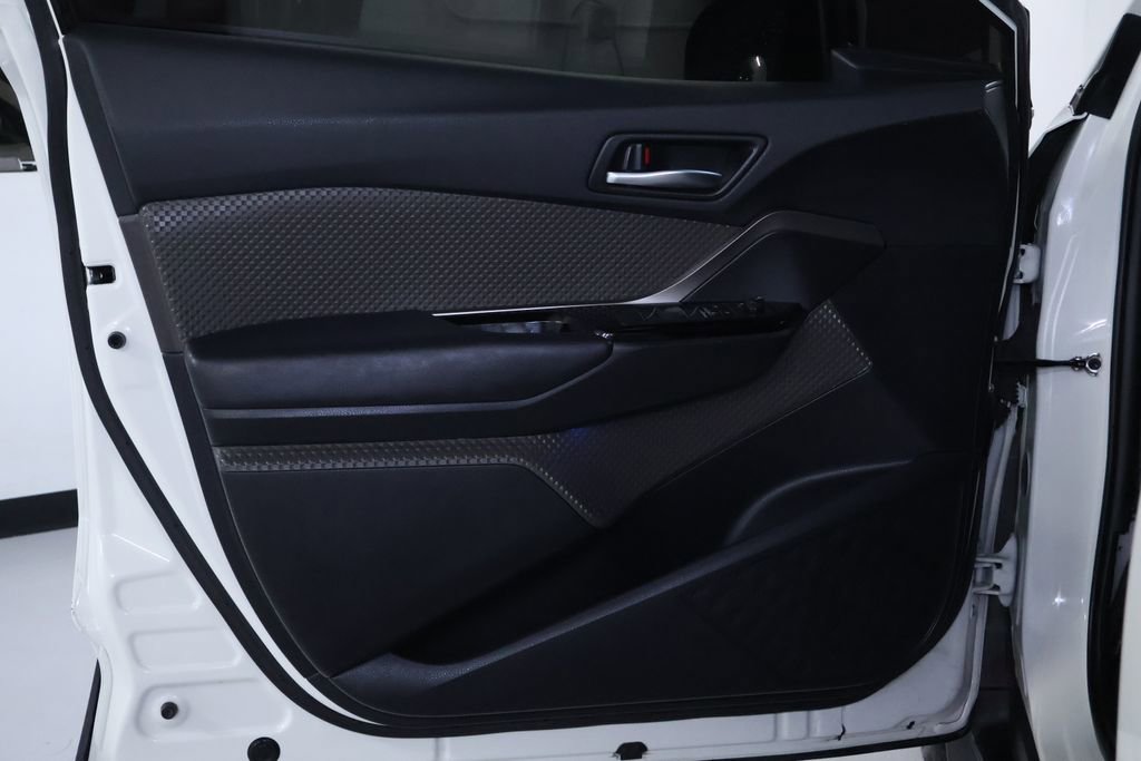 Used 2021 Toyota C-HR Limited image 12