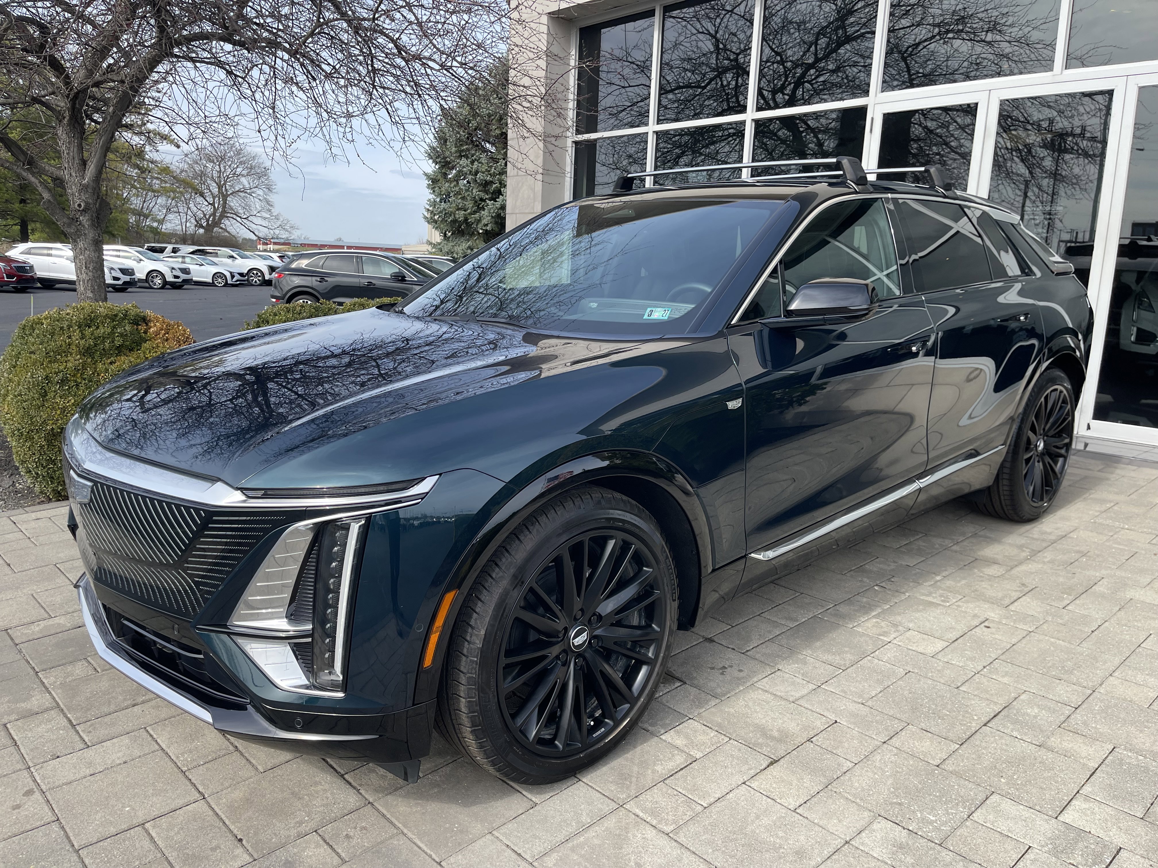 Used 2025 Cadillac Lyriq Luxury image 3