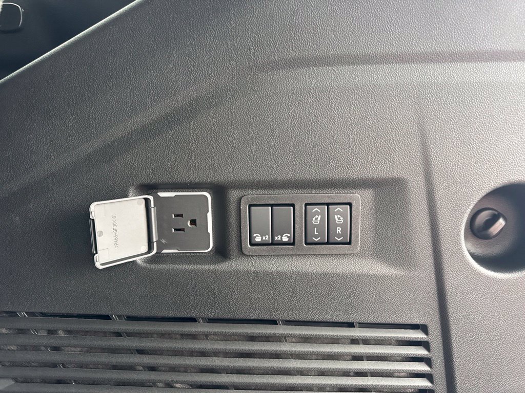 New 2027 GMC Yukon AT4 Ultimate AWD/4WD image 37