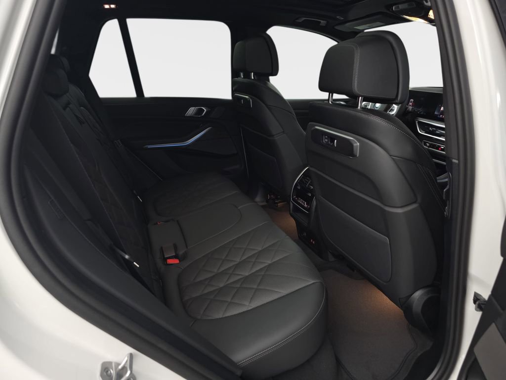 New 2026 BMW X5 xDrive50e w/ M Sport Package image 11