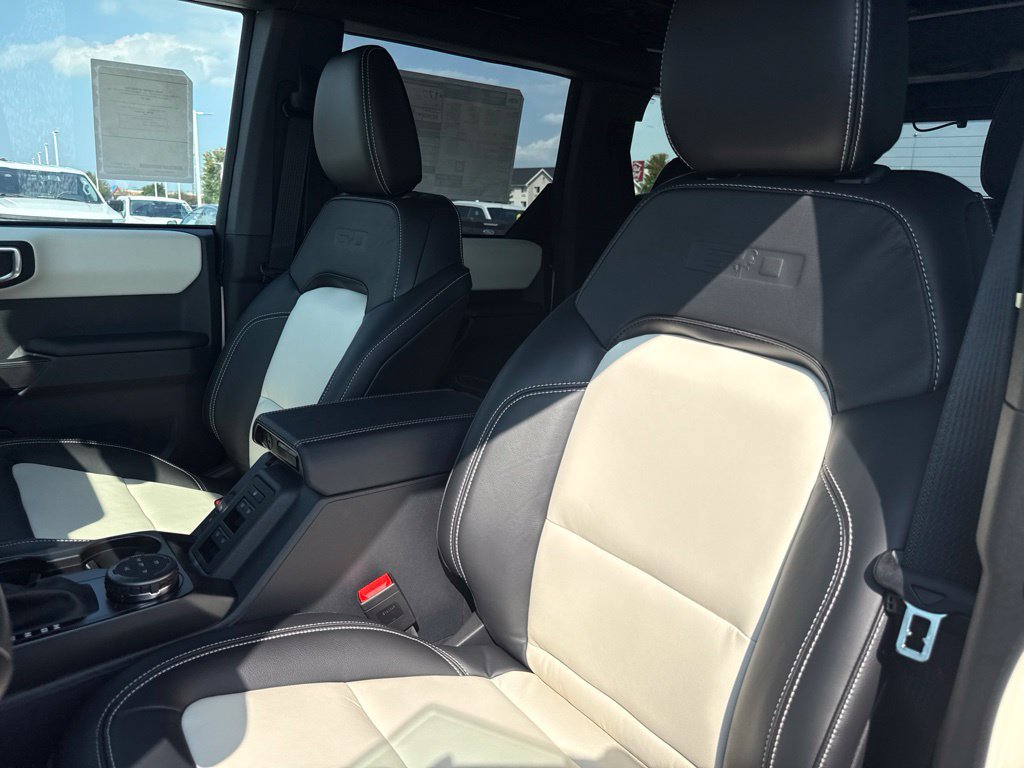New 2026 Ford Bronco Outer Banks w/ Sasquatch Package AWD/4WD image 21
