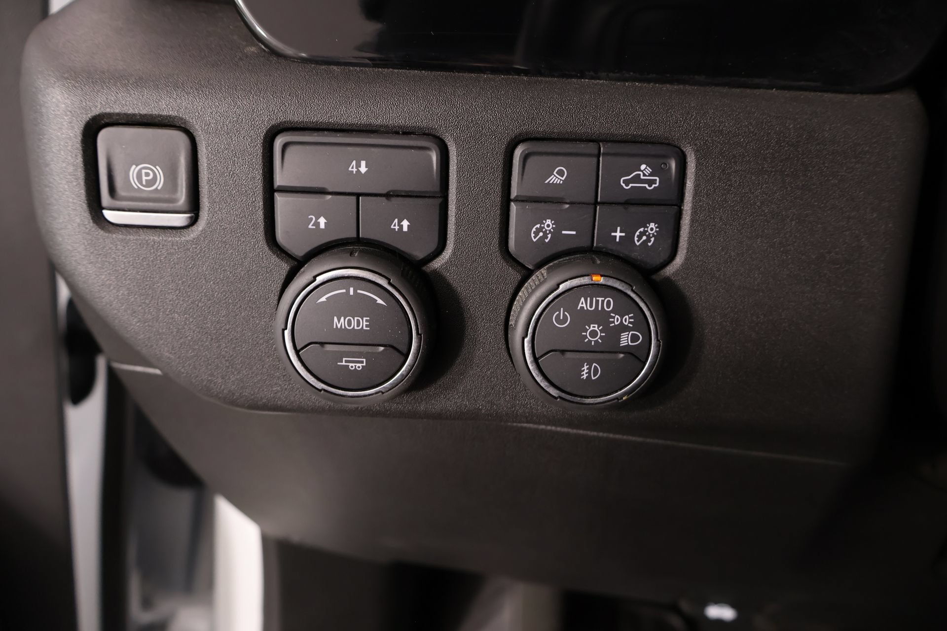 Used 2025 Chevrolet Silverado 3500 LT w/ Safety Package AWD/4WD image 9