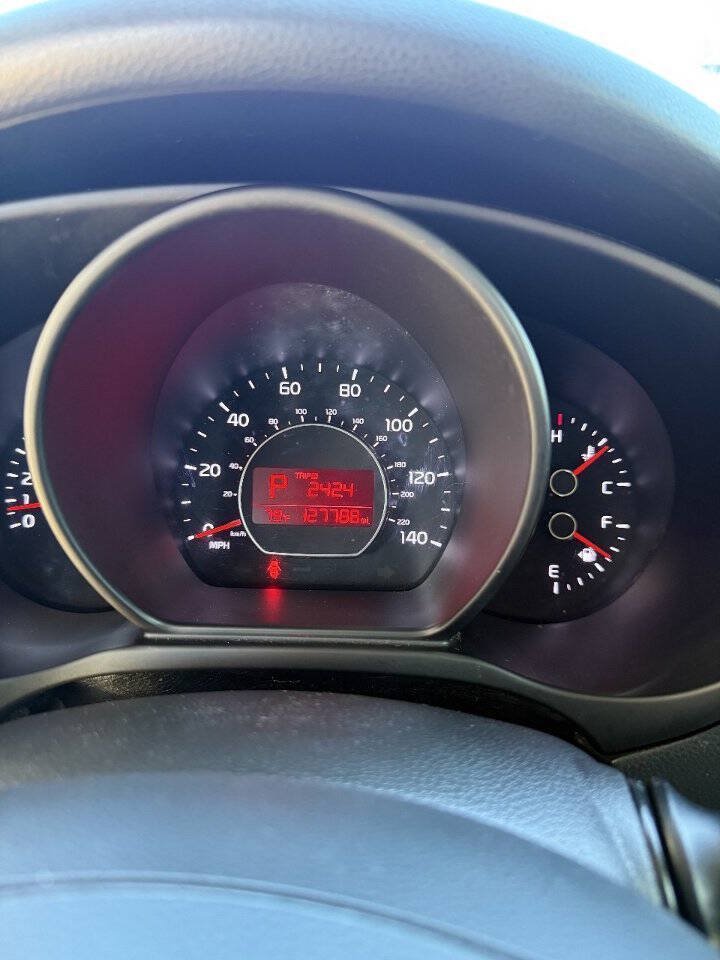 Used 2017 Kia Soul + w/ Designer's Package FWD image 19