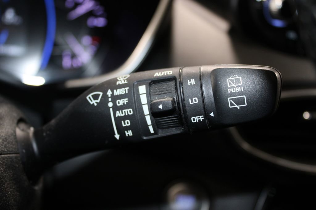 Used 2020 Hyundai Santa Fe Limited AWD/4WD image 24