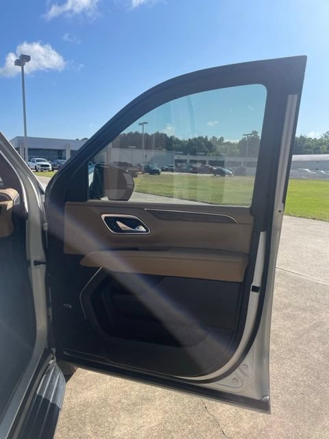 Used 2021 Chevrolet Suburban Premier w/ Texas Edition RWD image 16