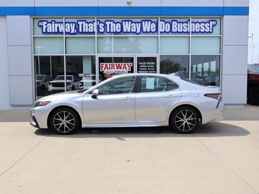 Used 2022 Toyota Camry SE FWD image 7