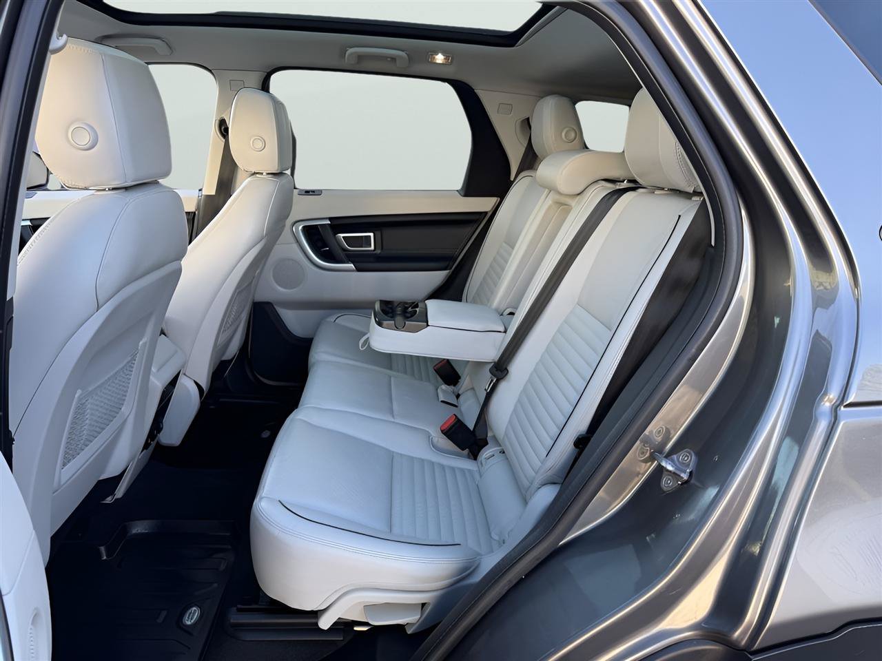 Used 2019 Land Rover Discovery Sport HSE Dynamic AWD/4WD image 18