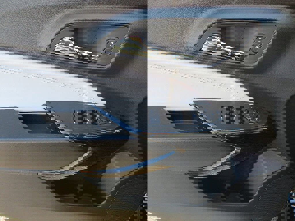 New 2026 Chevrolet Trax LT FWD image 20