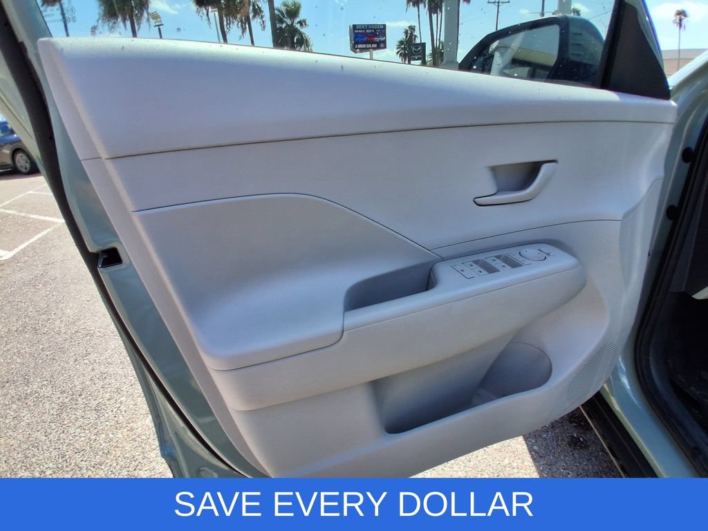 Used 2024 Hyundai Kona SE FWD image 12