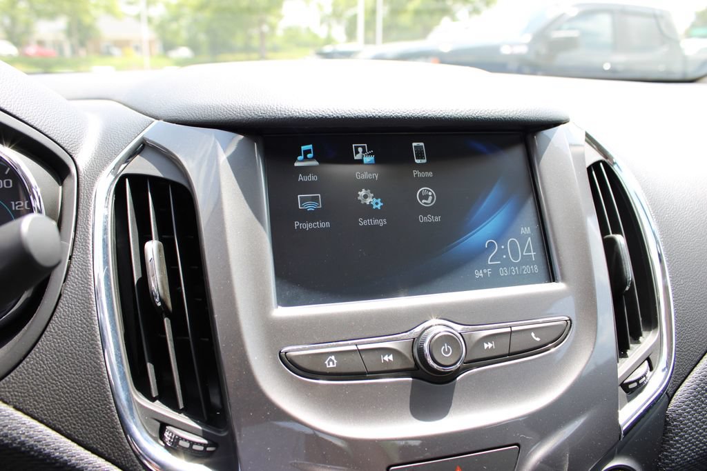 Certified 2018 Chevrolet Cruze LT FWD image 17