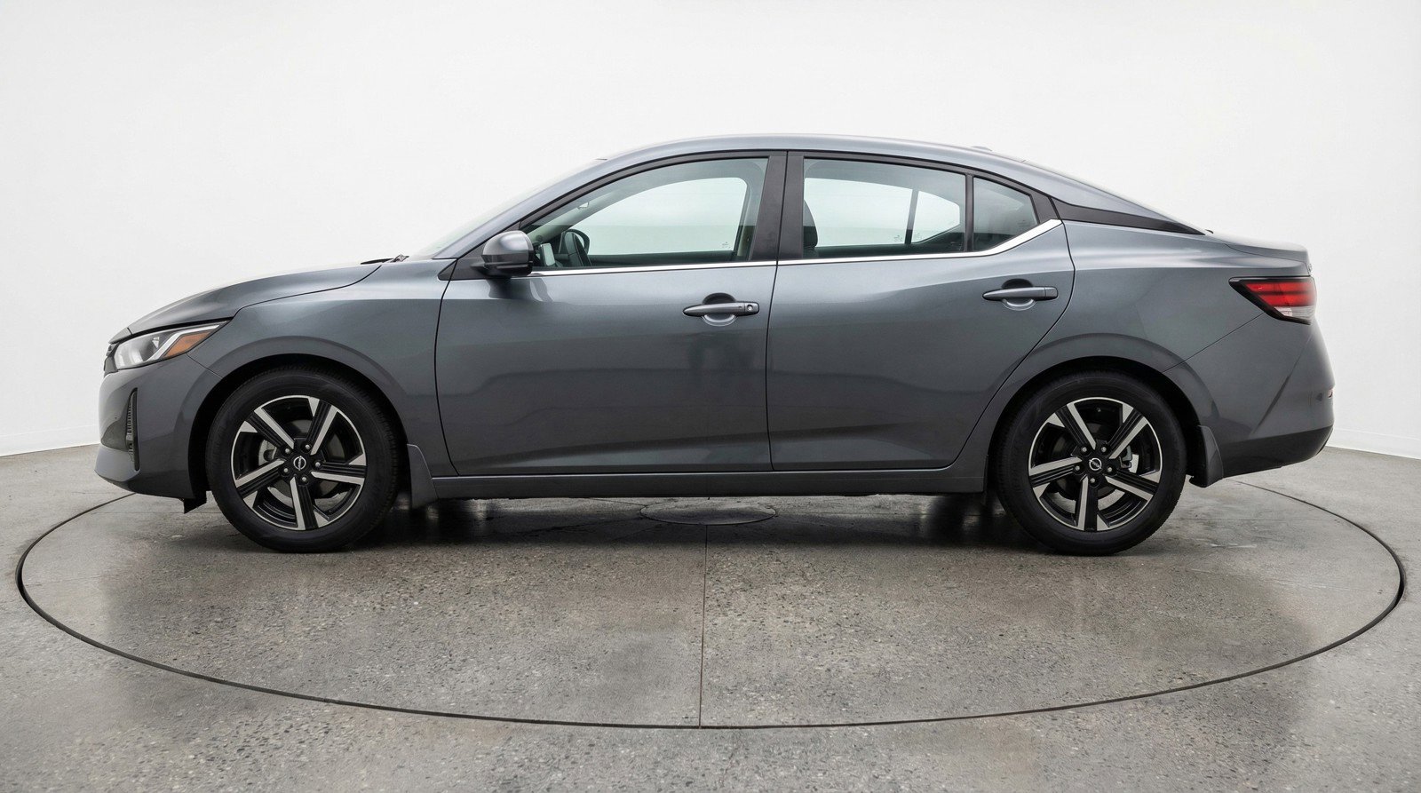 Used 2025 Nissan Sentra SV FWD image 5