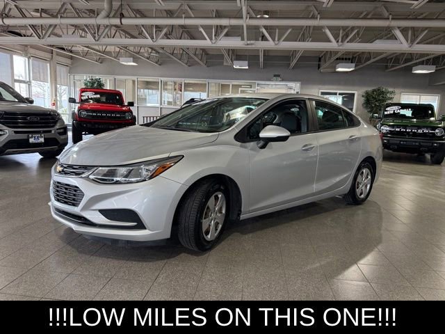 Used 2017 Chevrolet Cruze LS image 4