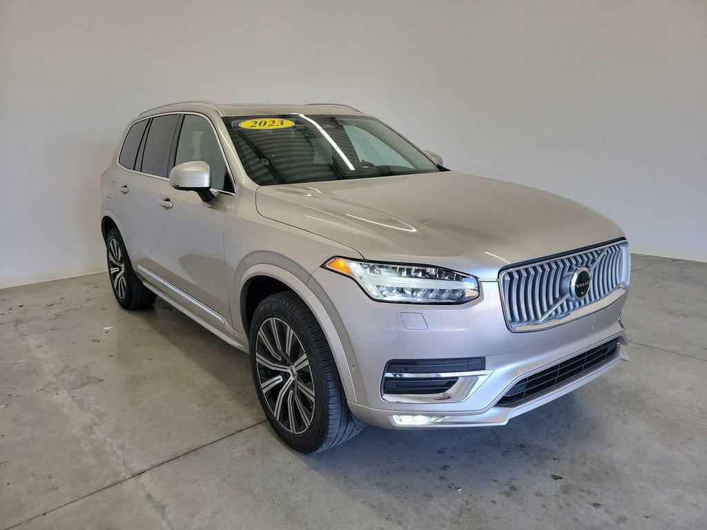 Used 2023 Volvo XC90 B6 Plus image 4