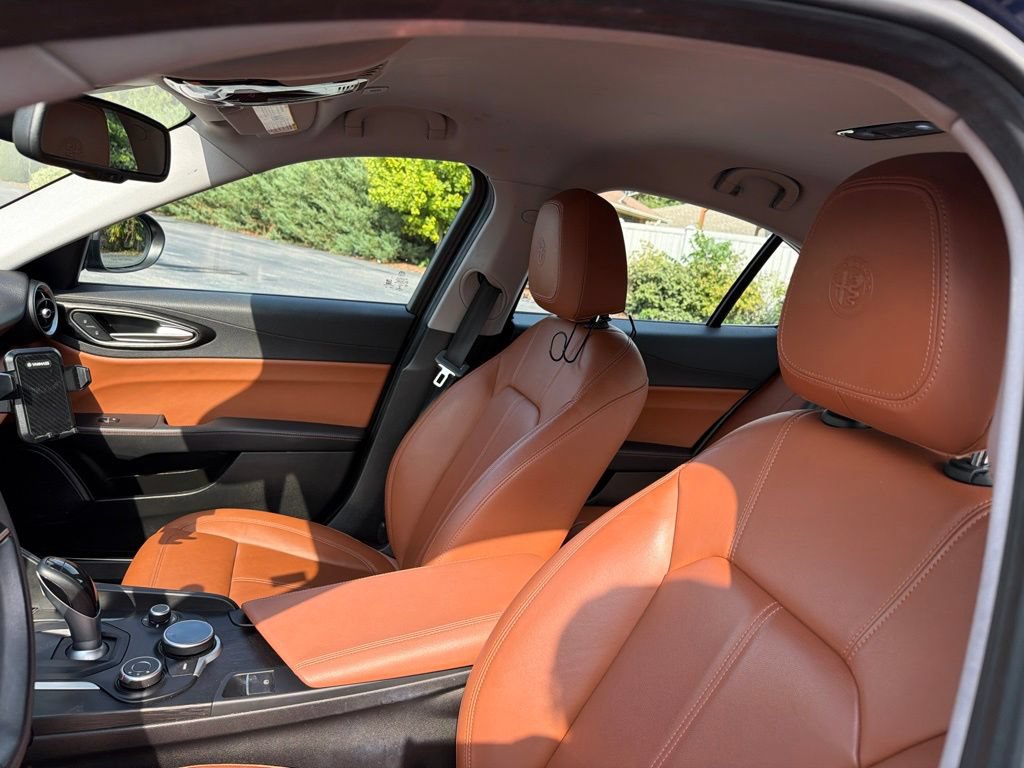 Used 2017 Alfa Romeo Giulia AWD image 9