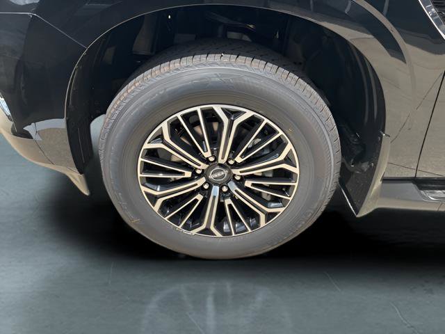 New 2025 Nissan Armada Platinum w/ Convenience Package image 3