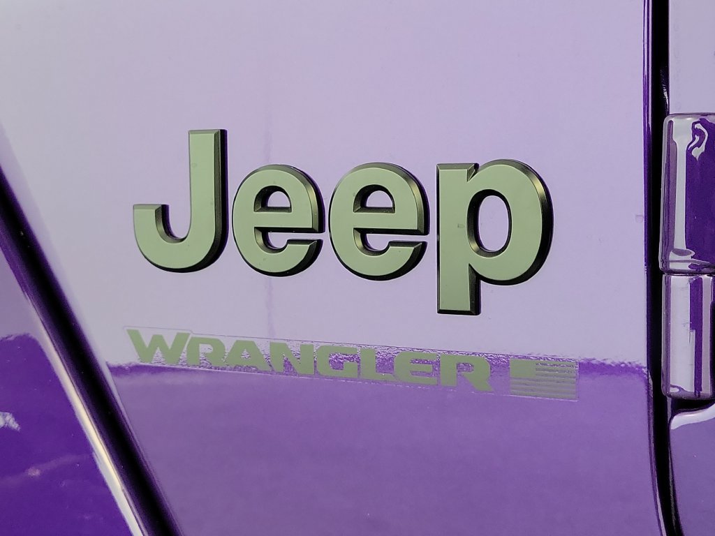 New 2026 Jeep Wrangler Unlimited Sahara w/ Technology Group AWD/4WD image 8