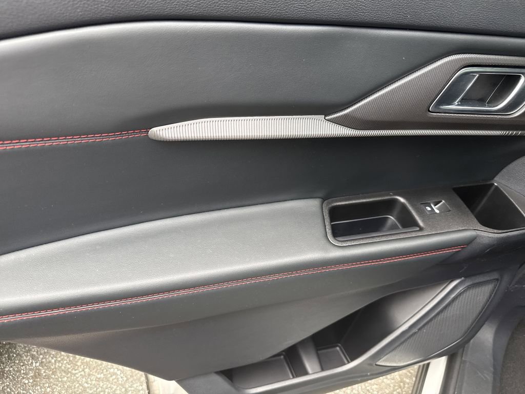 Used 2025 Ford Explorer ST-Line w/ Premium Package image 12