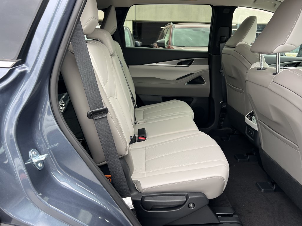 New 2027 INFINITI QX60 Luxe w/ Cargo Package AWD/4WD image 18