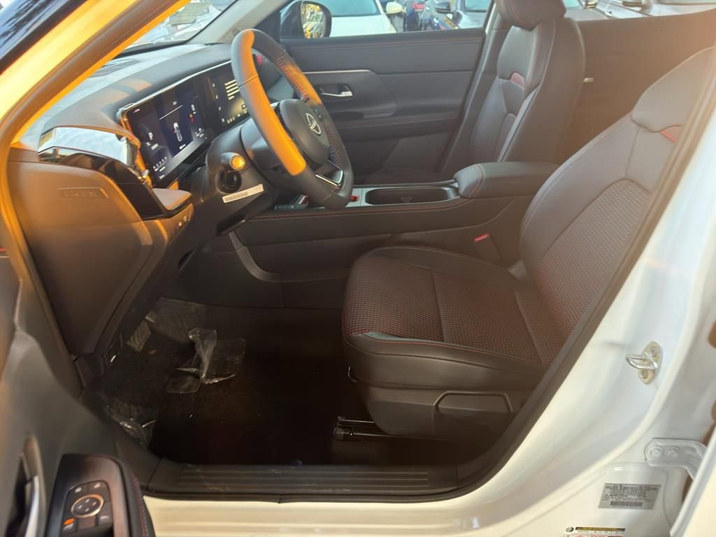 New 2026 Nissan Kicks SR image 16